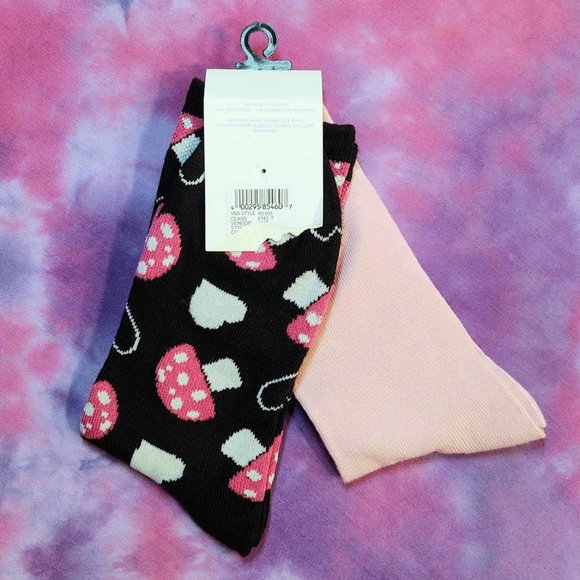 NWT Mushroom Crew Socks: Discontinued 2 Pack by Rue21: One Size Fits Most - Picture 2 of 3